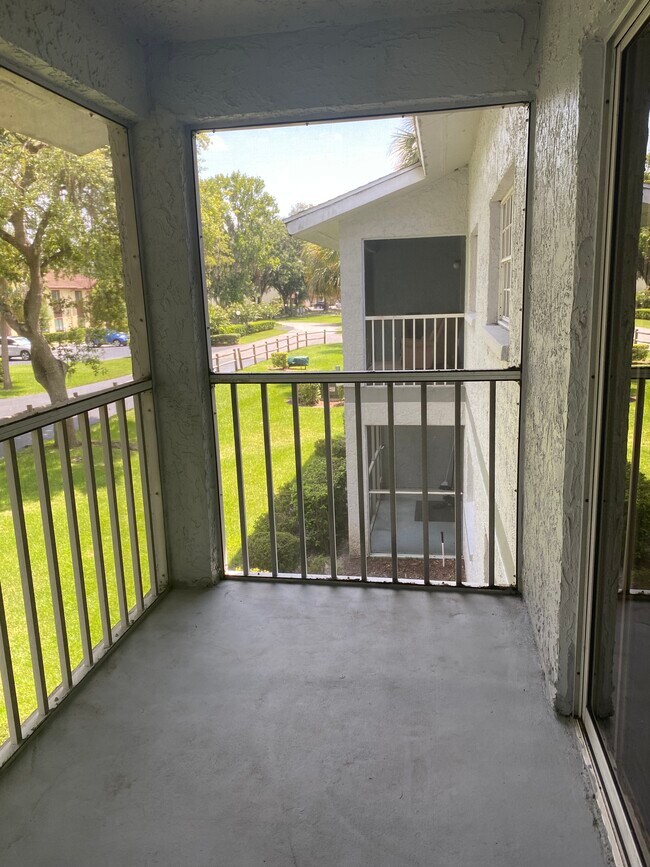 Screened Patio - 588 Fairways Ln