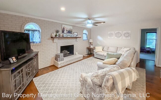Building Photo - 4 br, 2.5 bath House - 12212 Hollow Tree Ln