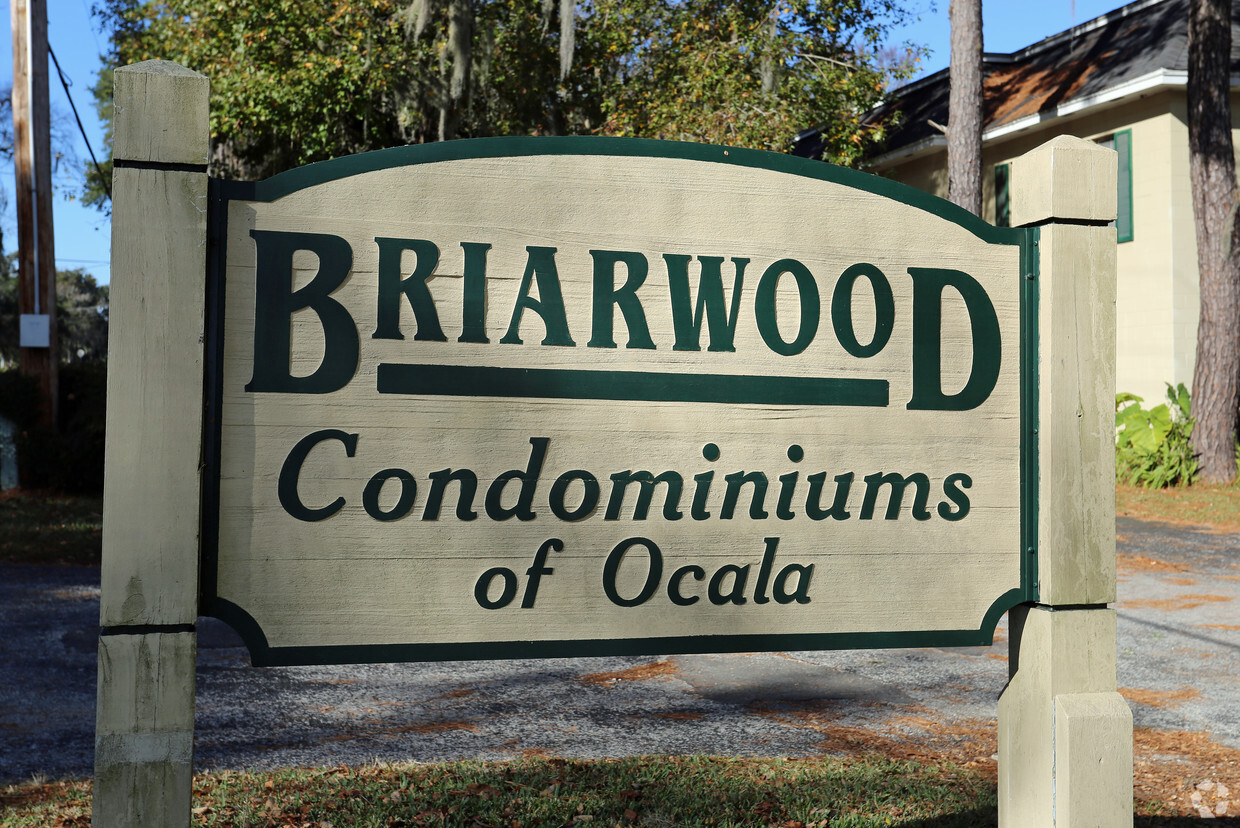 Signage - Briarwood