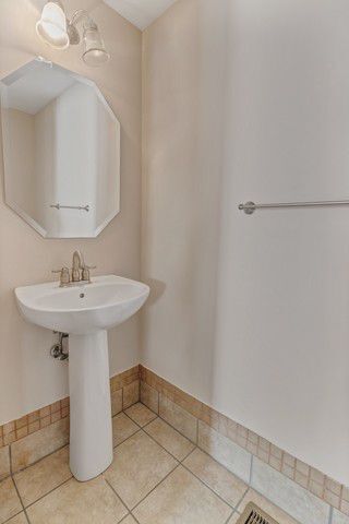 BATHROOM 2 - 722 Benton Ct