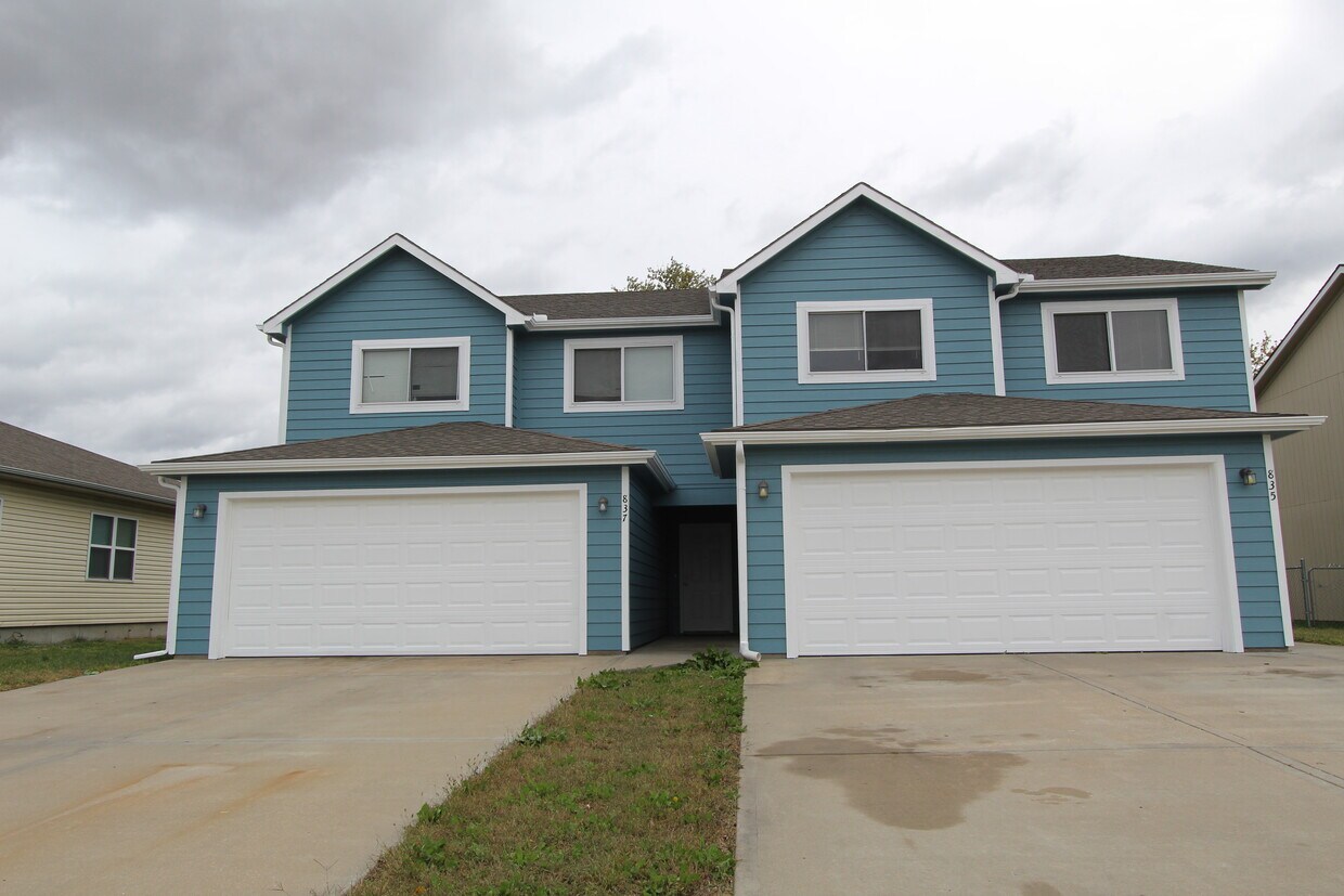 Foto principal - 837 Whitetail Ct