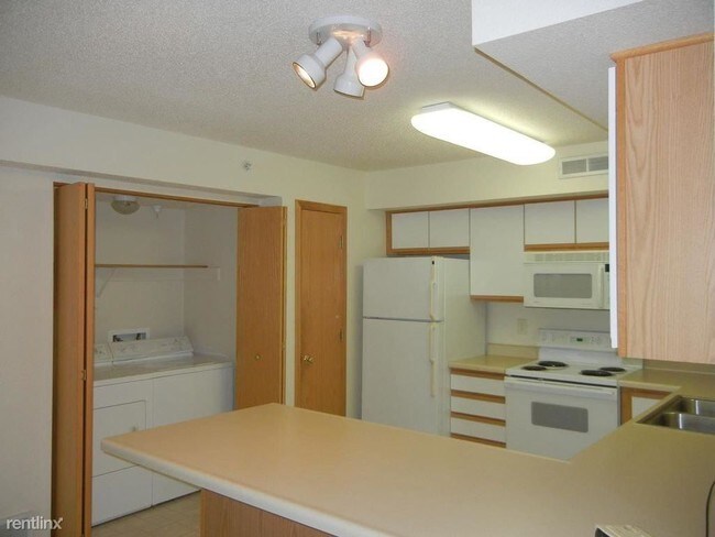 Foto del edificio - 2 br, 1 bath  - 2863 Coral Ct Unit 3002