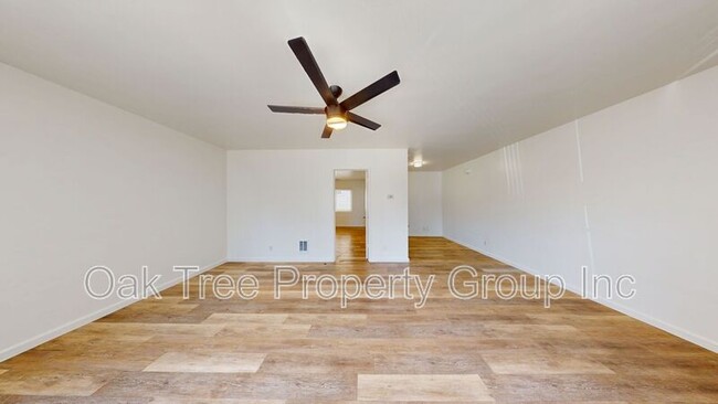 Building Photo - Oak Grove - 444 28th St.