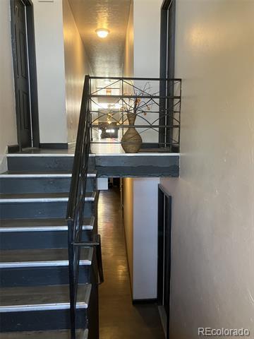 Foto del edificio - 1717 N Paris St