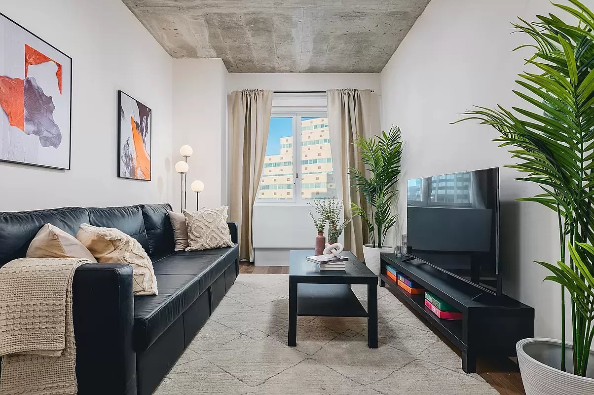 Foto principal - 4720 Third Avenue
