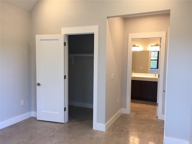 Building Photo - 5621 Adams Ave