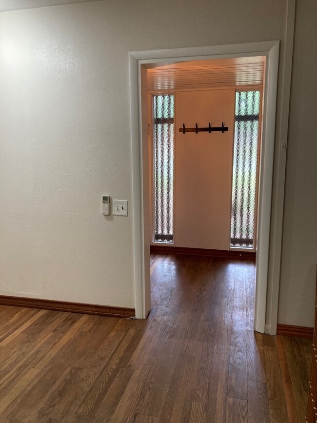 Foto del edificio - 6405 Linda Ln