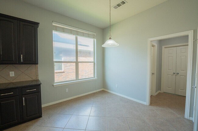 Foto del edificio - Stunning Paloma Creek Single Story