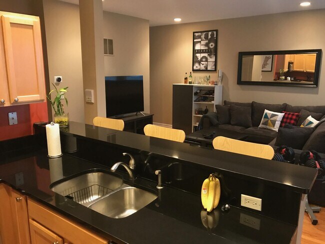 Foto del edificio - 4143 N Sheridan Rd