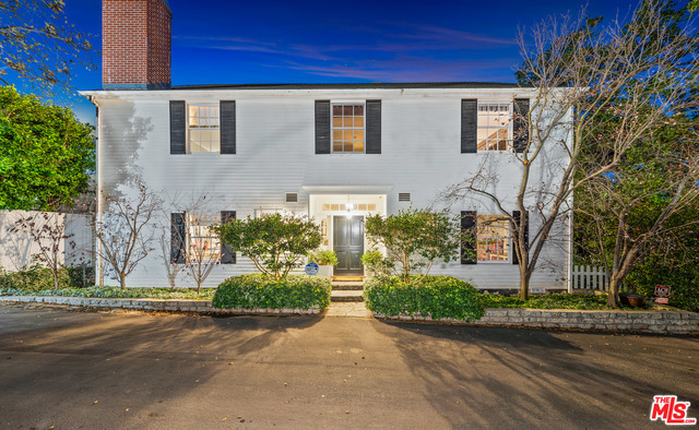 Building Photo - 220 S Carmelina Ave