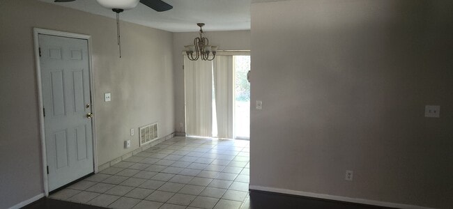 Building Photo - 4405 Royal St