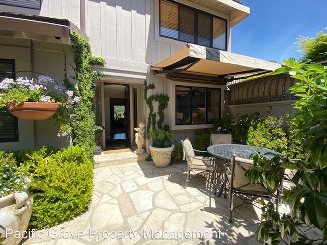 Foto del edificio - 3 br, 3.5 bath House - 9688 Sycamore Court