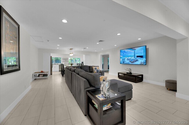 Foto del edificio - 2633 NE 3rd Ave