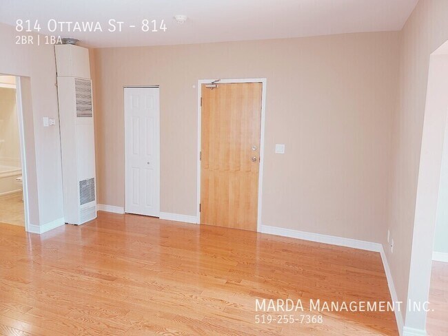 Photo du bâtiment - COZY 2 BED/ 1BATH - IN WALKERVILLE - PLUS ...