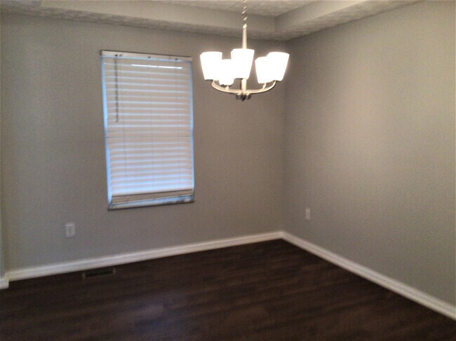 Building Photo - 513 Allis Pl W