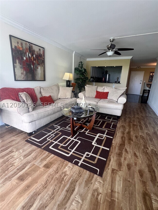 Foto del edificio - 1465 NE 123rd St