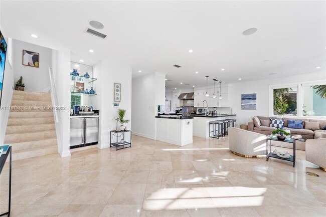 Building Photo - 343 Franklin St