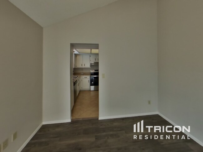 Building Photo - 5129 W Sanna St