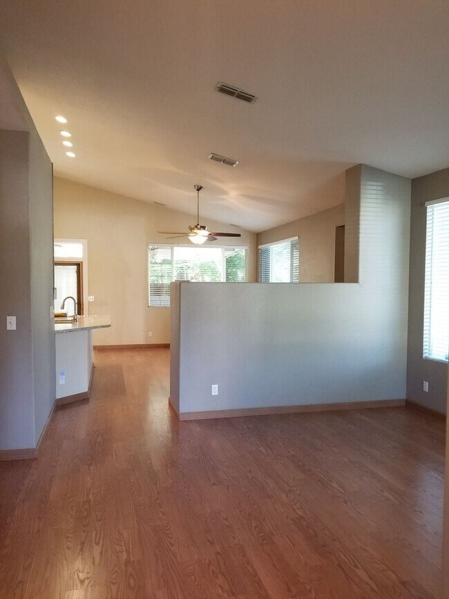 Foto del edificio - 3 br, 2 bath House - 8420 Anthemis Court