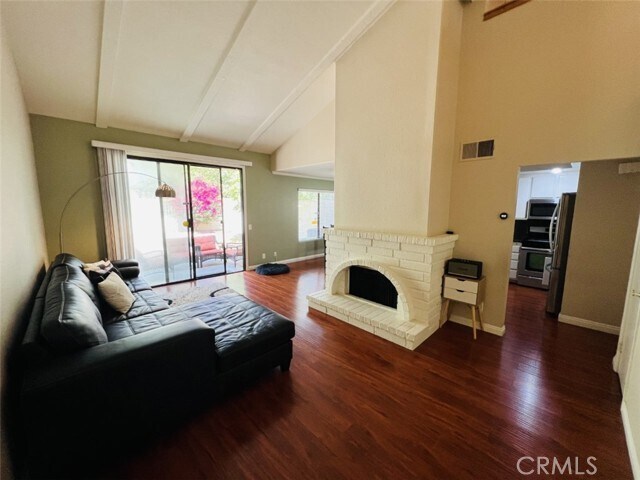 Foto del edificio - 1001 Creekside Dr