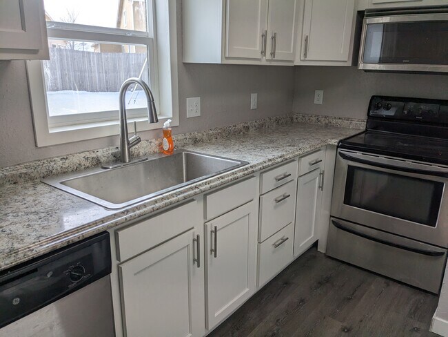 Foto del edificio - 6690 E 63rd Pl