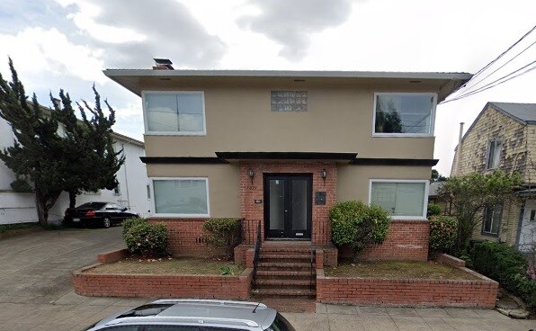 Primary Photo - 3021 Dakota St