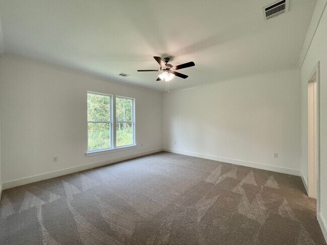 Foto del edificio - Must see home in River Hills Farm!