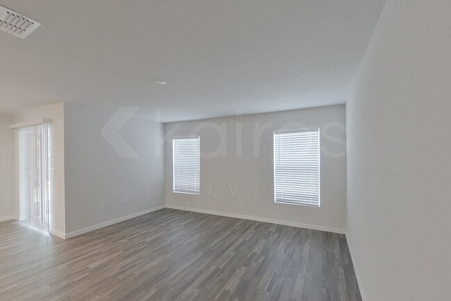 Building Photo - 1190 S San Mateo Dr