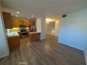 Building Photo - 910 Timberwood