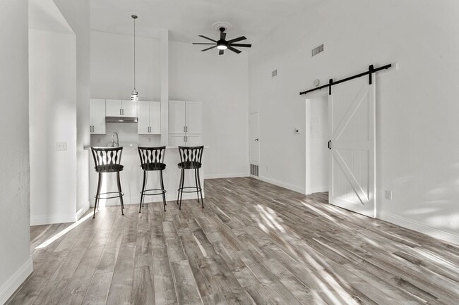 Photo - 10590 Lakeside Dr. #B House