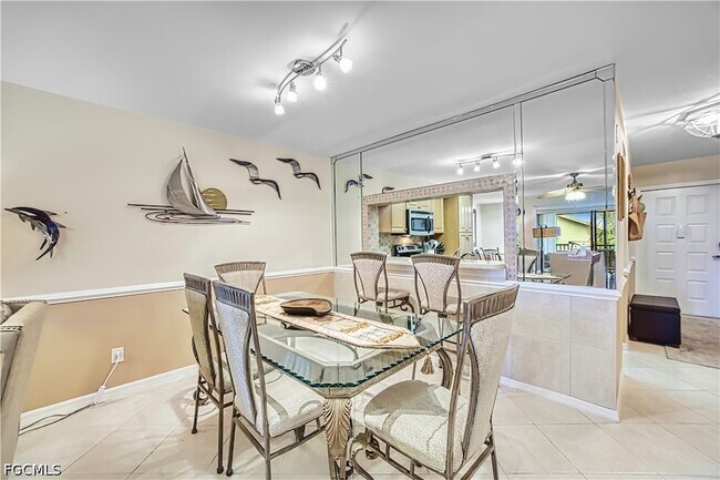 Building Photo - 12581 Kelly Sands Way