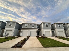 Building Photo - 2423 Bevel Ln