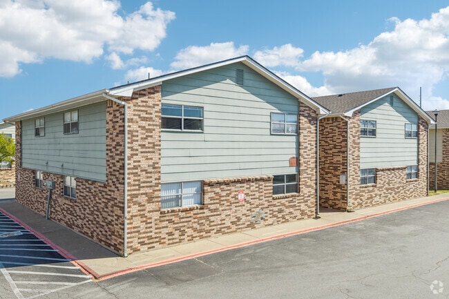 Building Photo - Avendale Pointe