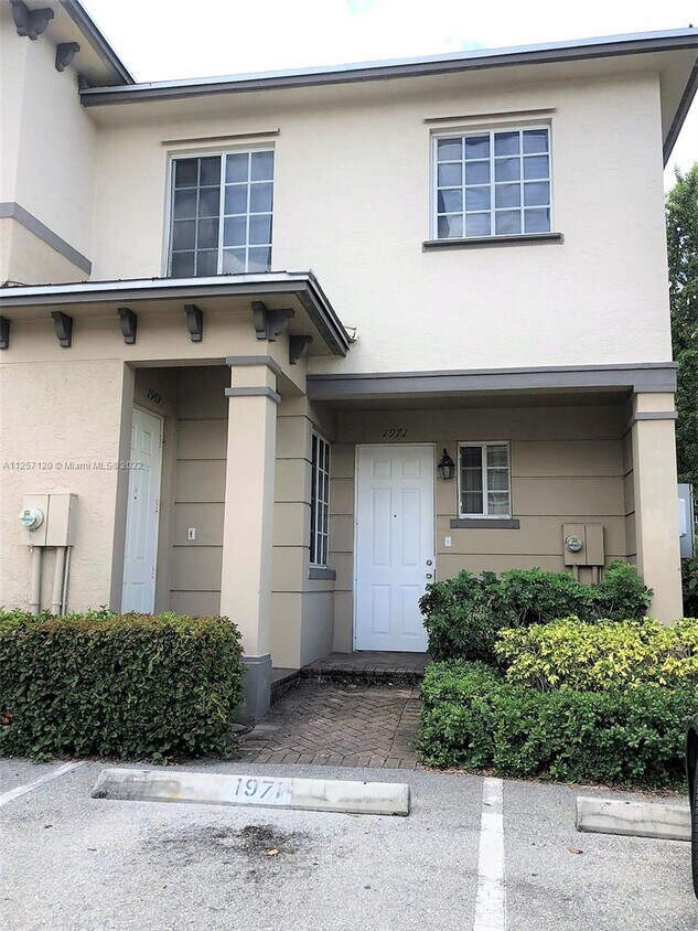 1971 Freeport Dr, Riviera Beach, FL 33404 Townhome Rentals in Riviera Beach FL