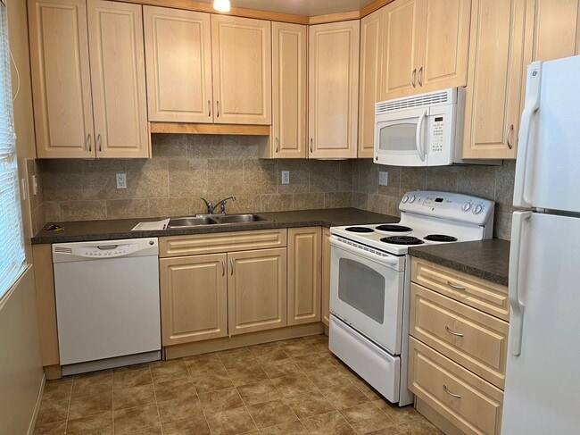 Building Photo - 0 Bed 0 Bath Unit in Red Deer, AB