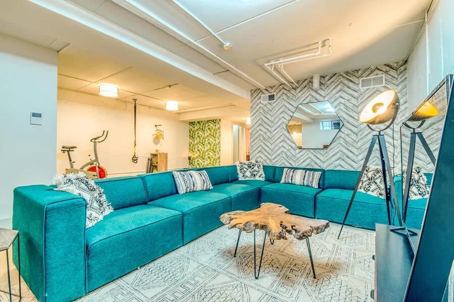 Foto del edificio - Furnished room/NOT APARTMENT