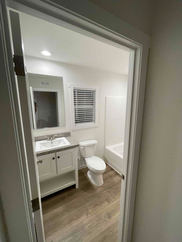 Building Photo - 324 High St