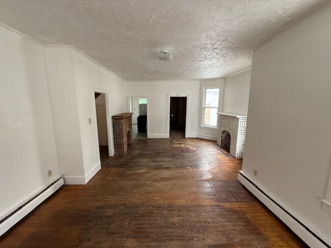 Building Photo - Three Bedroom Single Family House Is Now Available For Rent! Bradford PA!