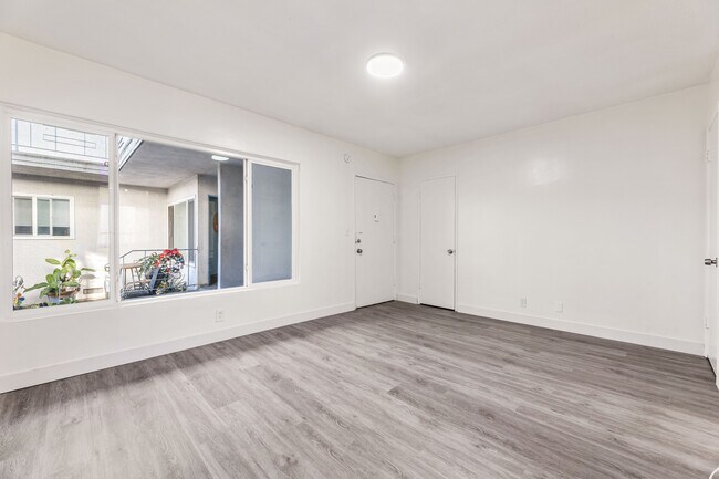 Plano de planta - 439 S Catalina St