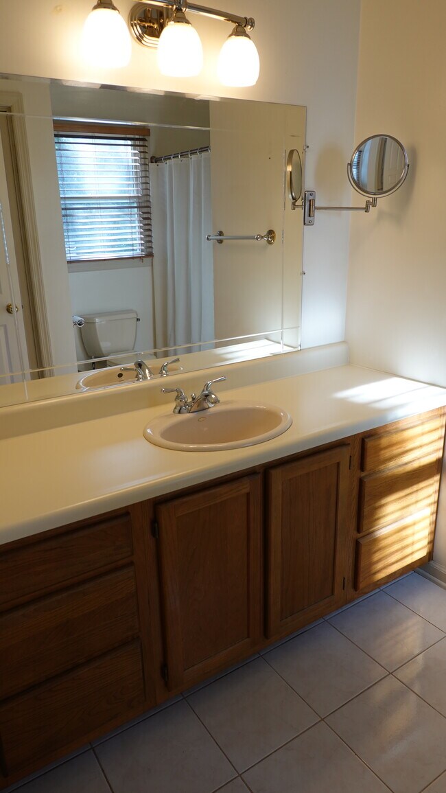 Bath 2 Main Level - 2479 Ankeny Dr