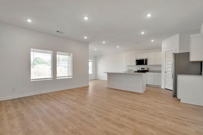 Building Photo - Brand-New 4 Bedroom Home in Prairie Grove!...