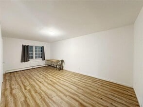 Building Photo - 108-51-10863 63rd Dr