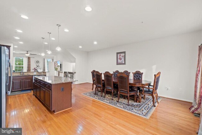 Foto del edificio - 8056 Locust Mill St