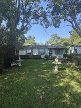 Building Photo - 227 E Vandiver Blvd