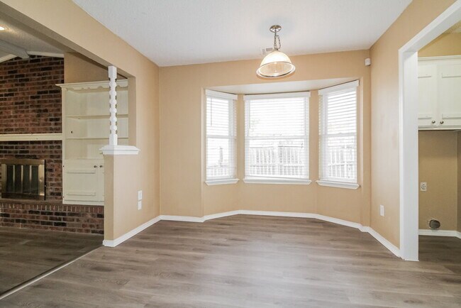 Foto del edificio - 501 S Bouziden Dr