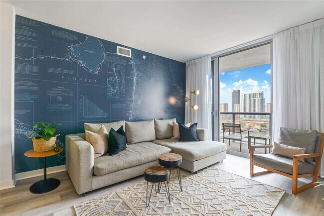 Foto del edificio - 2602 E Hallandale Beach Blvd