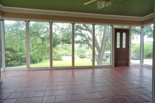 Building Photo - Bel Meade Beauty with Heated Pool and Hot-tub