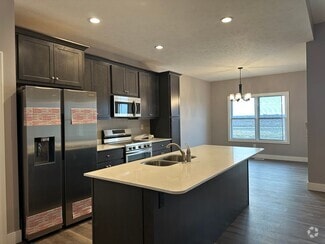 Building Photo - 4605 Castle Pines Dr