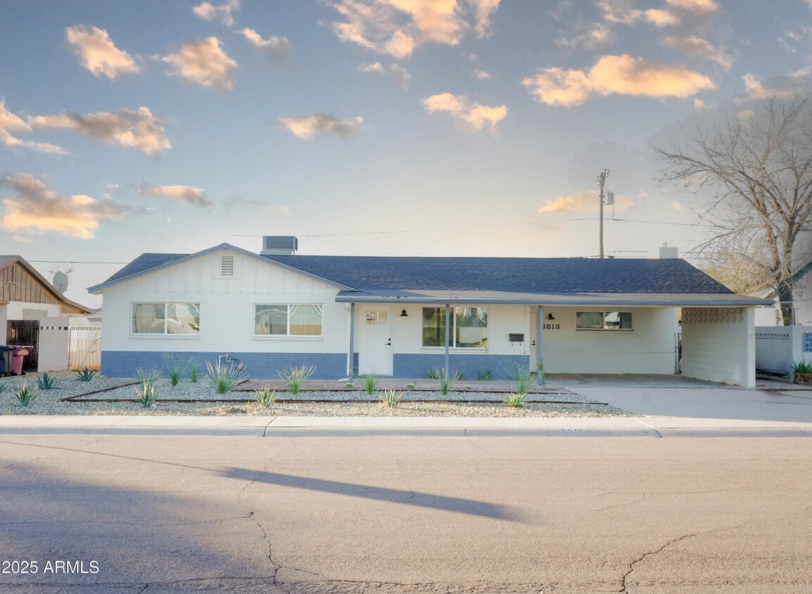 Foto principal - 6813 E Belleview St