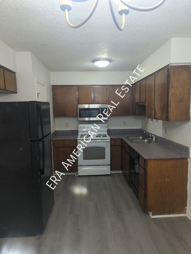 Building Photo - 103 Blaylock St